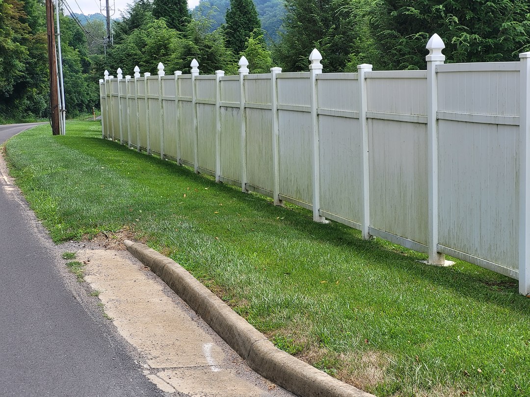 Top Quality Softwash Fence Cleaning in Bristol Va